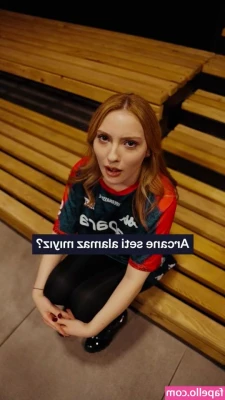 Eldorinaa - Do you love my booty? Took a video showing off my ass while get ready
