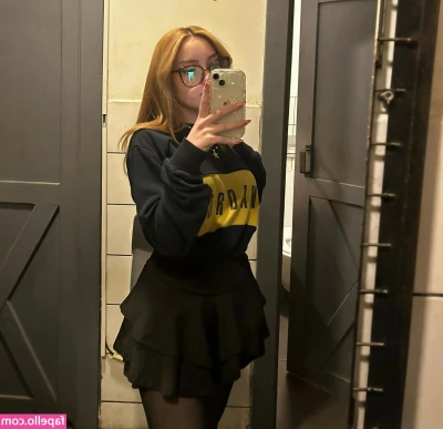 Eldorinaa - I love two holes in front of me