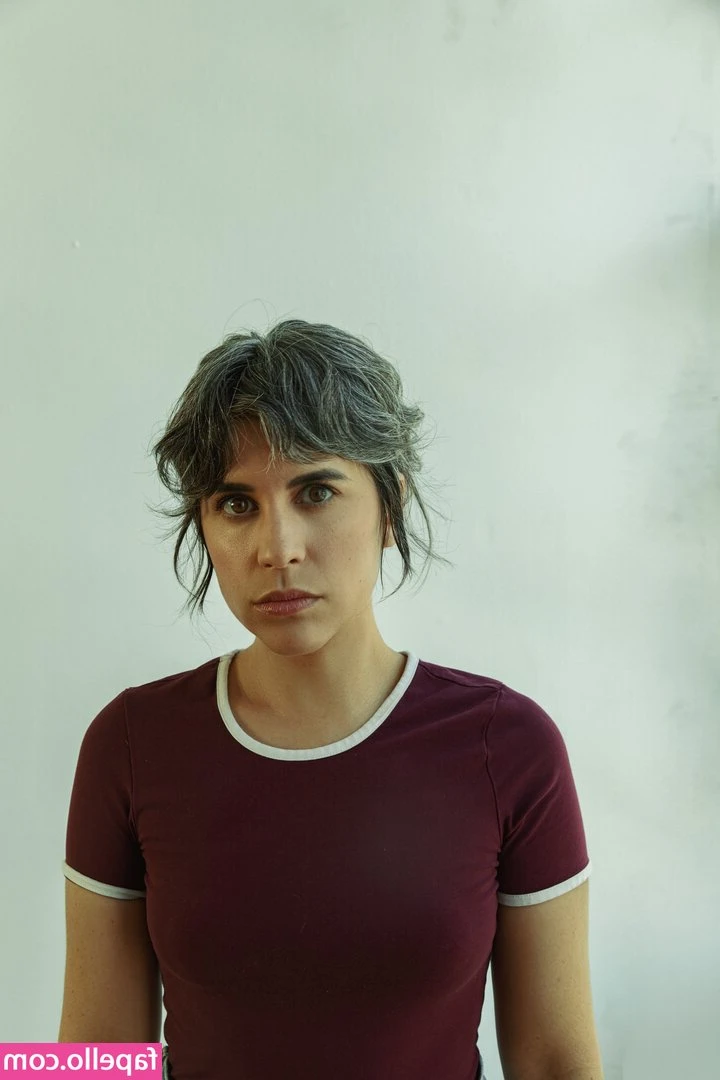 Ashly Burch [ ashly-burch ] - How weak are you for my hot pink toes… 💕