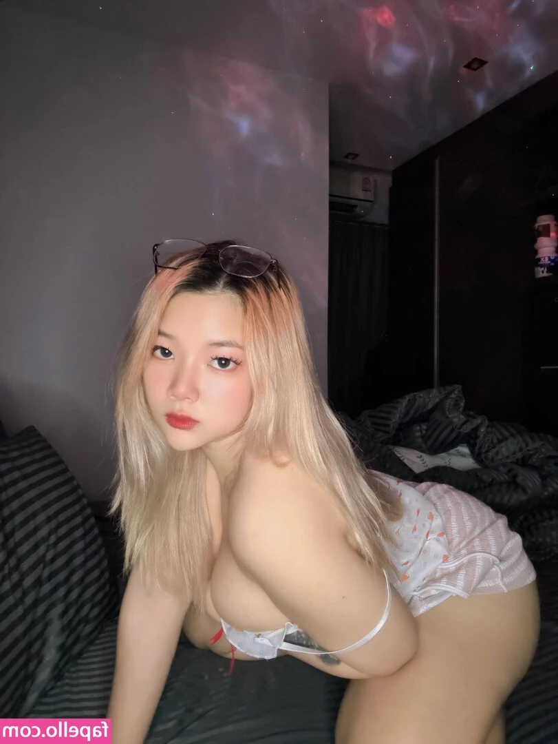 Pattaporn Chanlasri [ pattaporn-chanlasri ] - Tell me what part made you cum @immadawgtoo