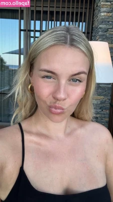 Dagi Bee [ dagi-bee ] - Happy Hump day! You know what that means.