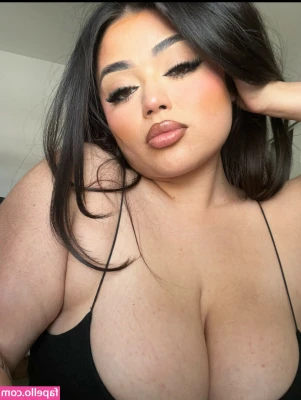 Moniquelona - Just sent my live show from last night to your DMs in case you missed