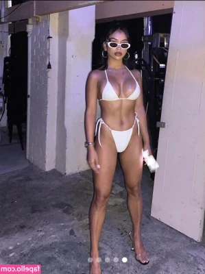 Divina Armuela [ divina-armuela ] - Did I make you hard with my 🍑💦