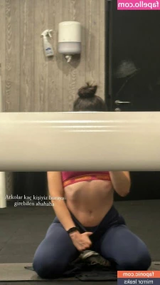 Hilal Fener [ hilal-fener ] - I'm so fucking pretty. 🤭  How can anyone possibly resist simping