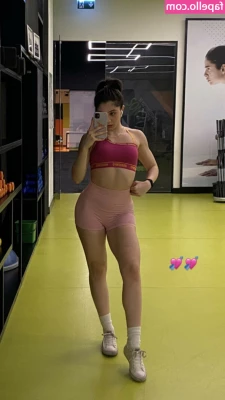 Hilal Fener [ hilal-fener ] - I need a bottom who gone sit  arch and let me shred sum booty up