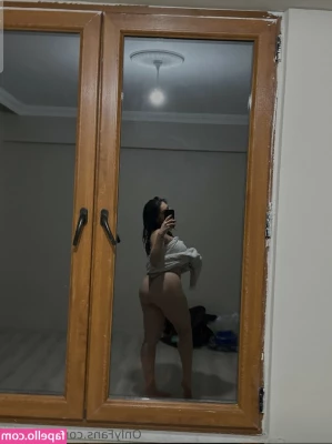Hilal Fener [ hilal-fener ] - Wiggle wiggle 😉 Bouncin' my booty