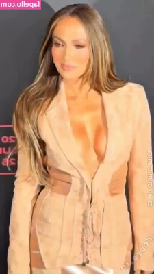 Jennifer Lopez [ jennifer-lopez ] - Stuffing while spilling out.