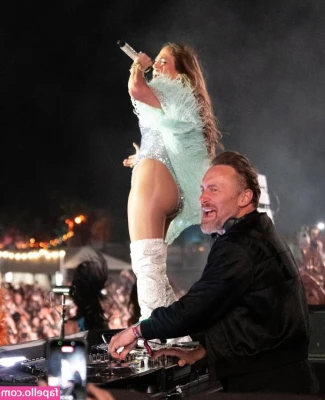 Jennifer Lopez [ jennifer-lopez ] - Qanna see some girl girl with @melliemdy
