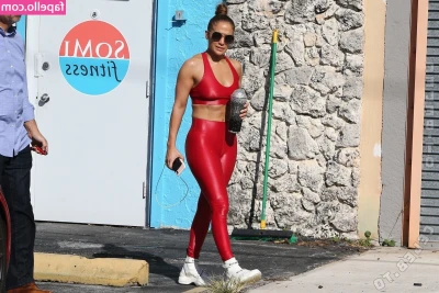 Jennifer Lopez [ jennifer-lopez ] - Would you worship my ass ? 🍑