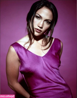 Jennifer Lopez [ jennifer-lopez ] - Touch both please 🙏