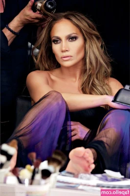 Jennifer Lopez [ jennifer-lopez ] - Feet? 👣
