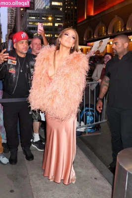 Jennifer Lopez [ jennifer-lopez ] - Good morning daddy 🔥