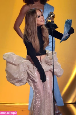 Jennifer Lopez [ jennifer-lopez ] - I just got a cute little bodysuit can t wait to show you part 1