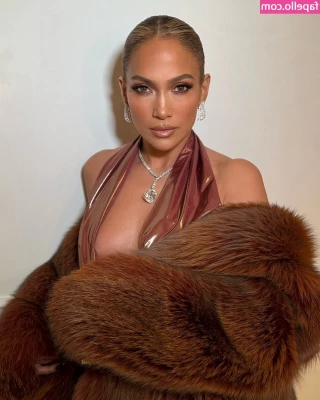 Jennifer Lopez [ jennifer-lopez ] - 💗A president's secretary with a big ass and chubby body was asked