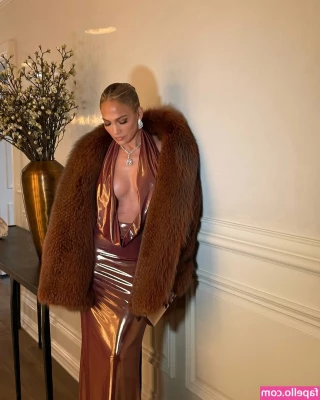Jennifer Lopez [ jennifer-lopez ] - Just wrapped up shooting Aquamarine Dreams  which I ll be dropping in