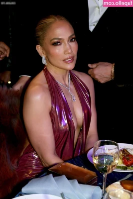 Jennifer Lopez [ jennifer-lopez ] - Its getting hotter