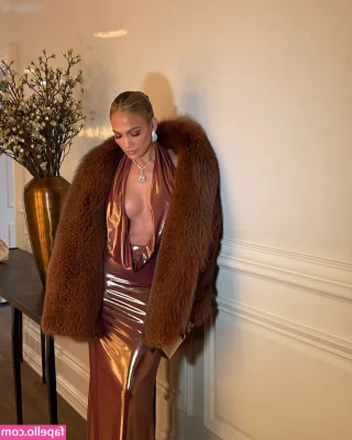 Jennifer Lopez [ jennifer-lopez ] - It’s a most tender action , enjoying company of my beautiful bae