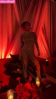 Jennifer Lopez [ jennifer-lopez ] - FUCK YOUNG SMALL GUY IN MY APARTAMENT