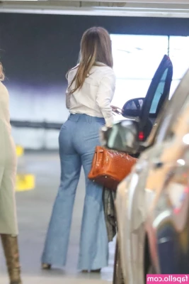 Jennifer Lopez [ jennifer-lopez ] - Adorami  pagami  ammirami   Nulla e  Gratis con me  Ogni volta che mi
