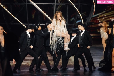 Jennifer Lopez [ jennifer-lopez ] - Peach