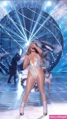Jennifer Lopez [ jennifer-lopez ] - I ll wait for you here on the bed baby