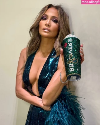Jennifer Lopez [ jennifer-lopez ] - Feeling FESTIVE and HORNY