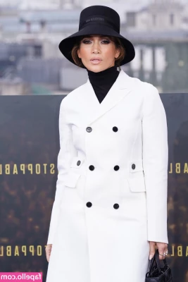 Jennifer Lopez [ jennifer-lopez ] - Nothing better than doing things in public streets