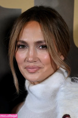 Jennifer Lopez [ jennifer-lopez ] - True preggo lovers will love this pics