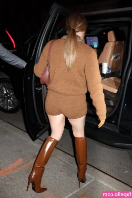 Jennifer Lopez [ jennifer-lopez ] - Who wants to see more tan line