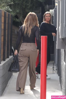 Jennifer Lopez [ jennifer-lopez ] - Got a snack for me? ;3