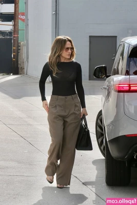 Jennifer Lopez [ jennifer-lopez ] - I took pictures and videos for you while hiking  it was so hot I had