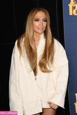 Jennifer Lopez [ jennifer-lopez ] - t-t-t-t touch meeee