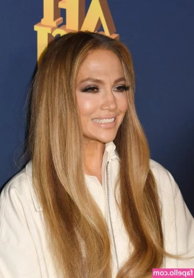 Jennifer Lopez [ jennifer-lopez ] - Making my brunette debut this evening  5 months pregnant  lost count