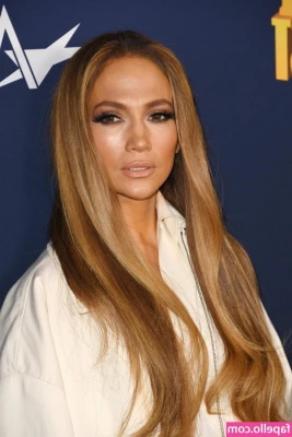 Jennifer Lopez [ jennifer-lopez ] - Hanging out in the DMs all day/night Let’s play!