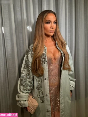 Jennifer Lopez [ jennifer-lopez ] - CUSTOMS  PRICING  - nudes  15 per 2 - vids  3m   25 each - vid chat 