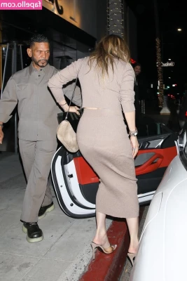 Jennifer Lopez [ jennifer-lopez ] - Hump Day  Would you hump this part 1
