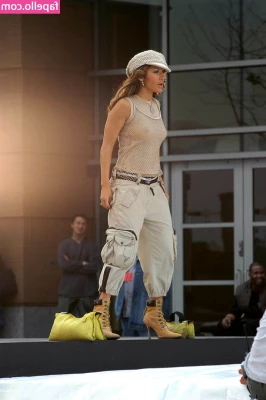 Jennifer Lopez [ jennifer-lopez ] - Tip  5 to see me ride this dildo until I cream all over it  let me be