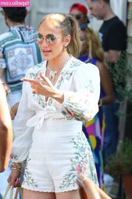 Jennifer Lopez [ jennifer-lopez ] - Perky tits  amp  pussy lips part 1