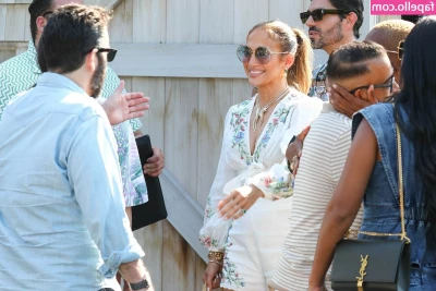 Jennifer Lopez [ jennifer-lopez ] - 1 3
