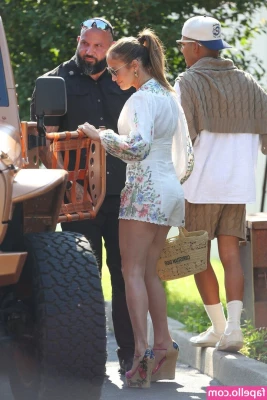 Jennifer Lopez [ jennifer-lopez ] - Up to anything fun this weekend  X