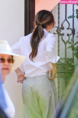 Jennifer Lopez [ jennifer-lopez ] - Should I take off my panties?