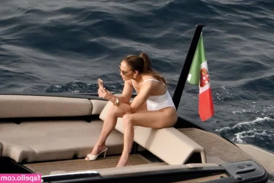 Jennifer Lopez [ jennifer-lopez ] - Shake shake shake