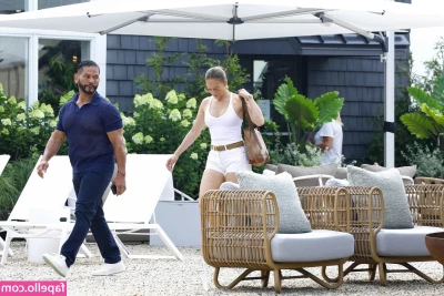 Jennifer Lopez [ jennifer-lopez ] - Or are you a foot man hehe xxx
