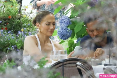 Jennifer Lopez [ jennifer-lopez ] - Smack my ass and fuck me like a whore