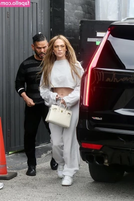 Jennifer Lopez [ jennifer-lopez ] - Ass playing on sale tip  270 for 5 vids part 1