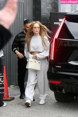 Jennifer Lopez [ jennifer-lopez ] - VIP UNLOCKED POST    My asshole was made to be stretched and used by