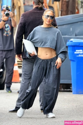 Jennifer Lopez [ jennifer-lopez ] - How are U babe? I will post a video today!