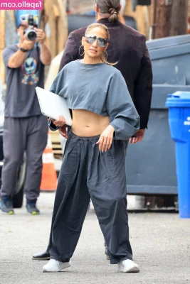 Jennifer Lopez [ jennifer-lopez ] - Scrubba dub dub