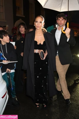 Jennifer Lopez [ jennifer-lopez ] - Matron wants a word with you