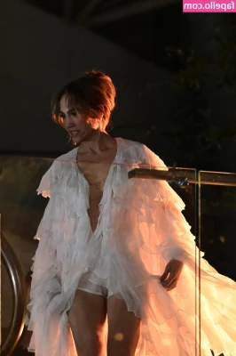 Jennifer Lopez [ jennifer-lopez ] - I am in love with this view part 1